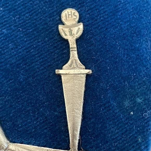 Pelted Inciso Pewter Style Religious Plaque - Picture 6 of 7